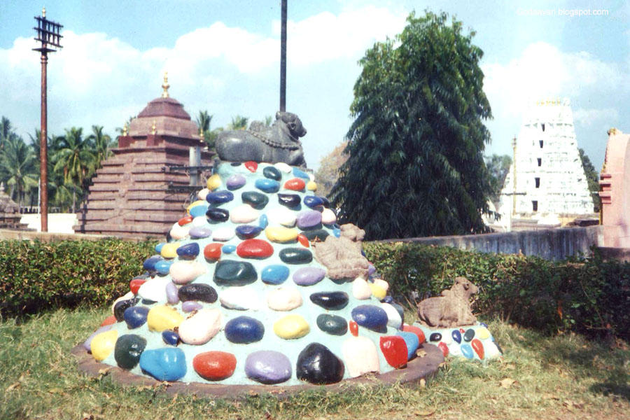 Authentic panoramic landscape view of Sri Mallikarjuna Swamy Temple sanctum, gopuram, and ancient prakaram in Srisailam